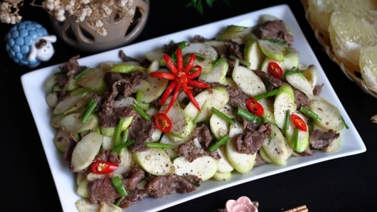 Củ niễng - Đặc sản “ngắn hạn” đắt khách mỗi độ cuối thu