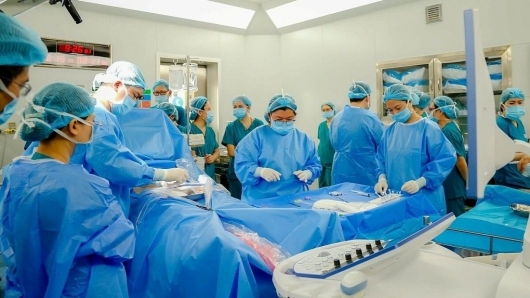 Diện mạo y tế Việt Nam sau một thập kỷ: Giữ chân người nhà, hút khách quốc tế