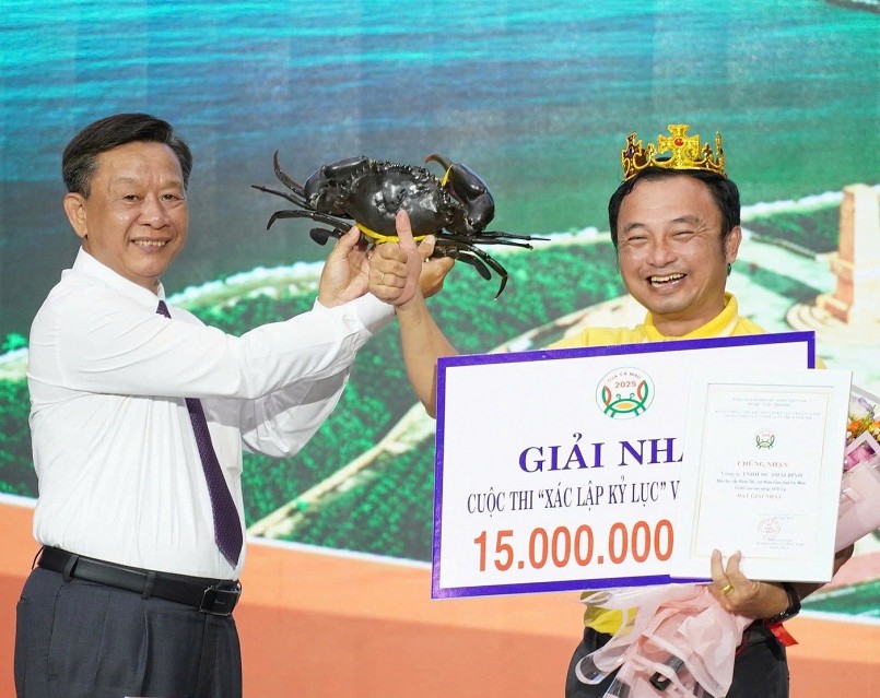 Loại cua vừa đăng quang 'vua cua' Cà Mau đắt đỏ cỡ nào?