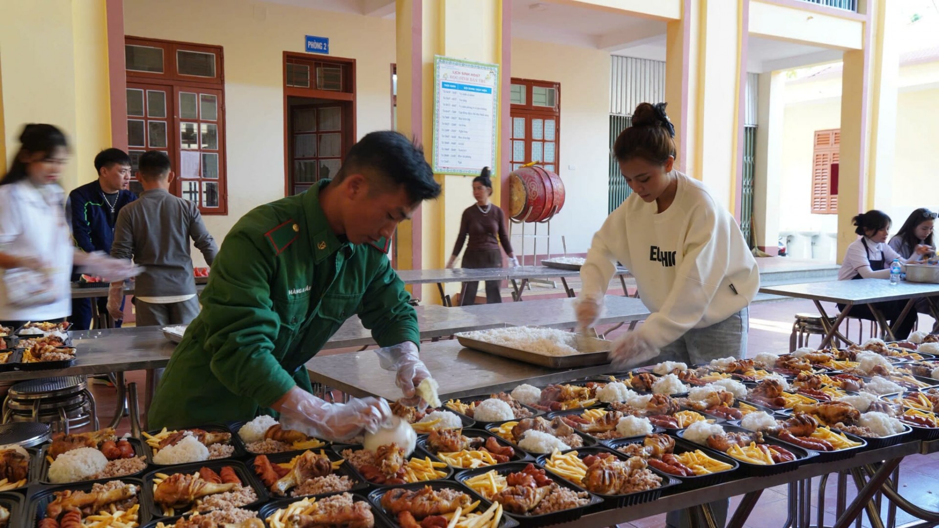 Bếp ấm yêu thương lần thứ V: Hành trình 895 món quà, 566 bữa ăn và những hơi ấm lan tỏa đến trẻ em vùng cao Sơn La Bếp ấm yêu thương lần thứ V: Hành trình 895 món quà, 566 bữa ăn và những hơi ấm lan tỏa đến trẻ em vùng cao Sơn La