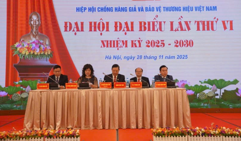 Đoàn Chủ tịch tại Đại hội