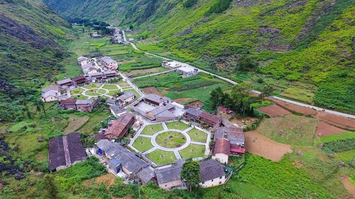 Có gì ở ngôi làng lục giác Việt Nam khiến thế giới bình chọn là điểm đến tốt nhất?