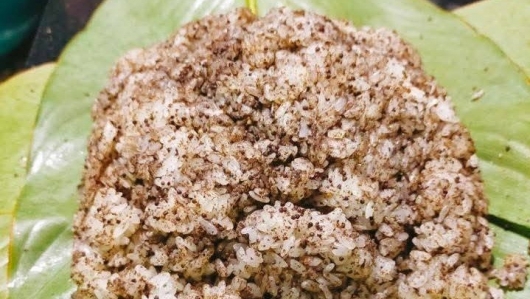 Về Cao Bằng thưởng thức xôi ngà hoóc: Thức quà dung dị gói trọn hương rừng