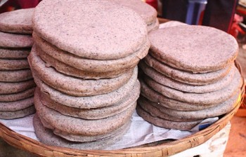 Món đặc sản Tuyên Quang chỉ 5.000 đồng khiến khách Tây mê mẩn