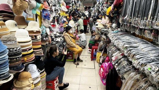 Chuyển đổi mô hình gần 7.000 chợ truyền thống: Bài toán "giữ hồn" đô thị giữa cơn lốc hiện đại hóa