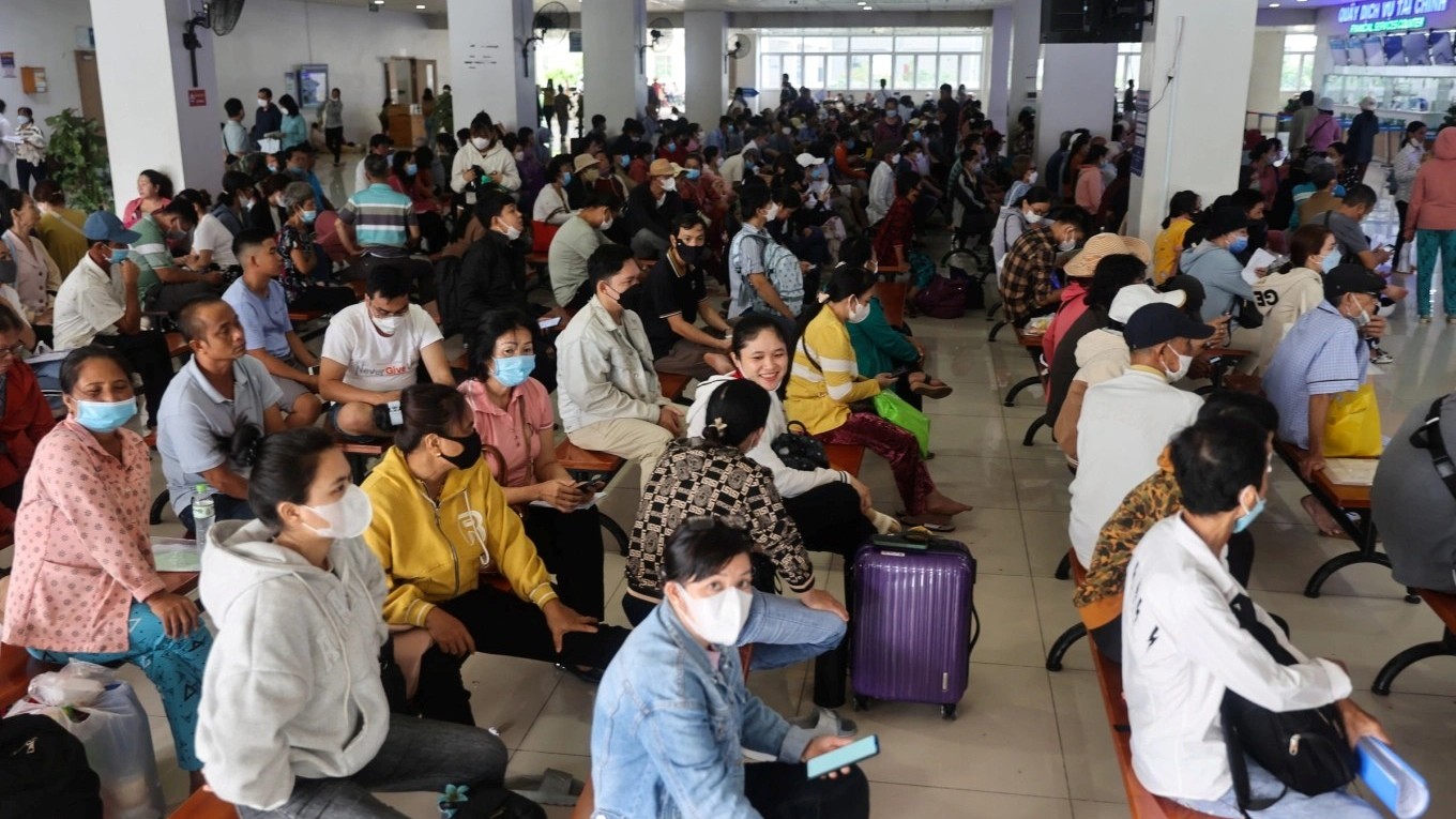 Miễn viện phí cho bệnh nhân ung thư nghèo: Làm sao để chính sách nhân văn đi vào thực tế?