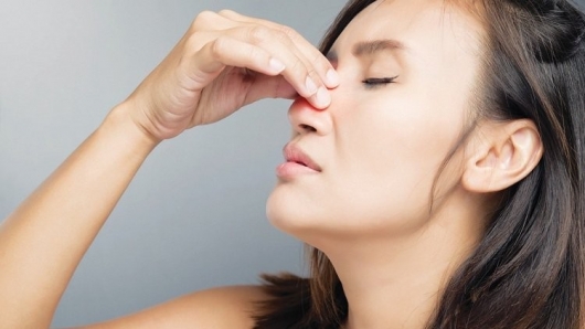 Lời khuyên của bác sĩ giúp giảm tái phát viêm mũi dị ứng mùa ô nhiễm