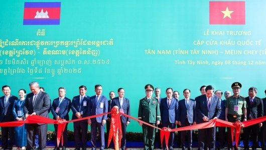 Thủ tướng Phạm Minh Chính cùng Thủ tướng Campuchia khai trương cặp cửa khẩu quốc tế mới