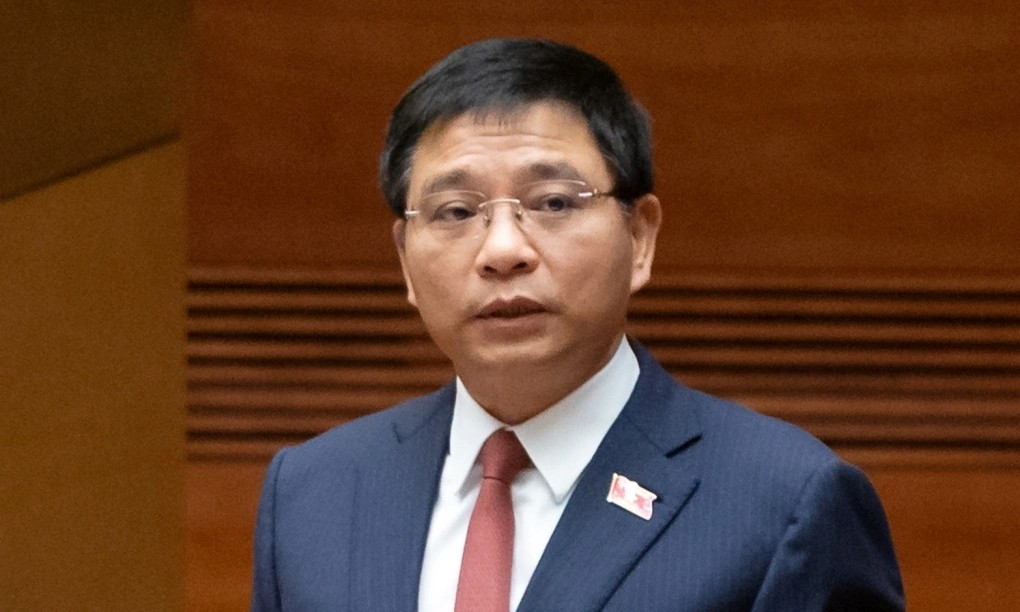 Bộ trưởng Bộ Tài chính Nguyễn Văn Thắng trình dự thảo luật sáng 8/12. Ảnh: Đại biểu Nhân dân Bộ trưởng Bộ Tài chính Nguyễn Văn Thắng trình dự thảo luật sáng 8/12. Ảnh: Đại biểu Nhân dân