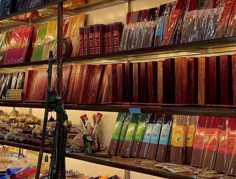 Làng nghề không chỉ phục vụ nhu cầu tâm linh mà còn phản ánh nét đẹp văn hóa của người Huế.