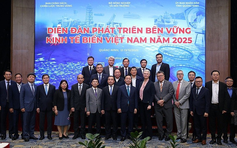 Kinh tế biển xanh Việt Nam: Tư duy tiên phong và yêu cầu hoàn thiện chính sách Kinh tế biển xanh Việt Nam: Tư duy tiên phong và yêu cầu hoàn thiện chính sách