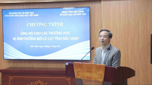 Nhà xuất bản Giáo dục Việt Nam trao tặng hơn 130 triệu đồng hỗ trợ các trường học vùng lũ Bắc Ninh