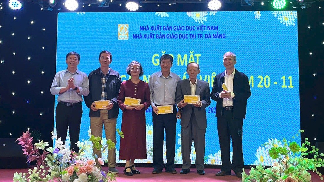 Nhà xuất bản Giáo dục Việt Nam tổ chức kỉ niệm Ngày Nhà giáo Việt Nam