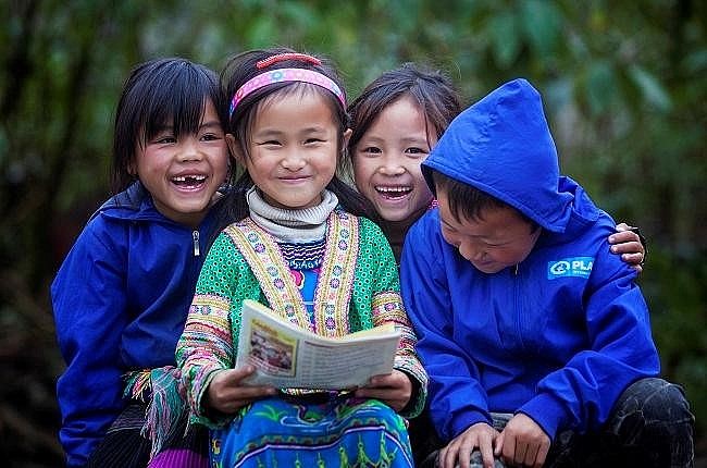 Điểm nhấn được quan tâm nhất trong Luật Dân số vừa được thông qua là các biện pháp hỗ trợ cụ thể để khuyến khích sinh con, đặc biệt là con thứ hai. Điểm nhấn được quan tâm nhất trong Luật Dân số vừa được thông qua là các biện pháp hỗ trợ cụ thể để khuyến khích sinh con, đặc biệt là con thứ hai.