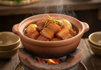 Thắng đường kho cá, kho thịt: Chuyên gia đưa ra khuyến cáo gì về sức khỏe?