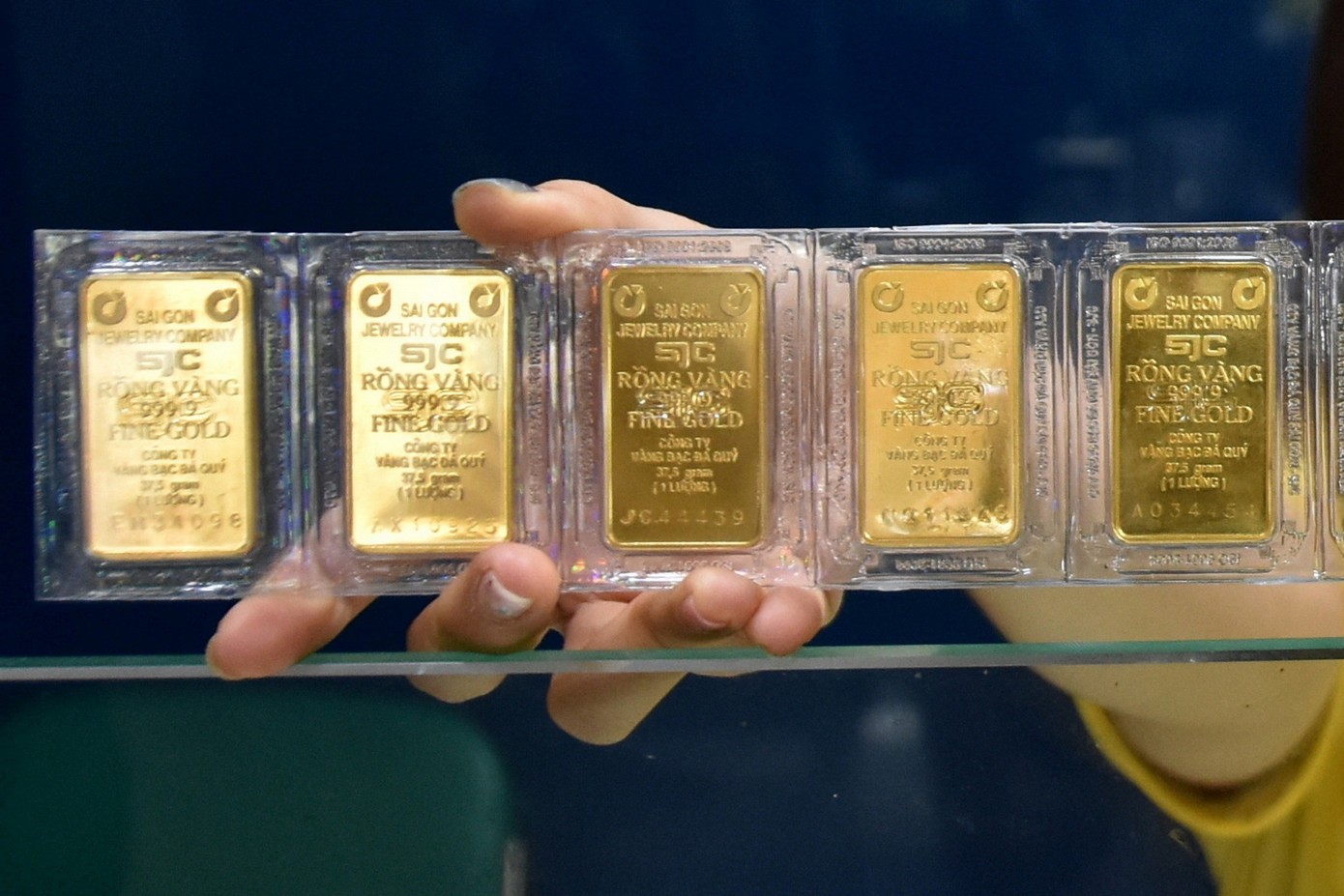 Giá vàng miếng SJC bật tăng trở lại, vượt mức 156 triệu đồng mỗi lượng
