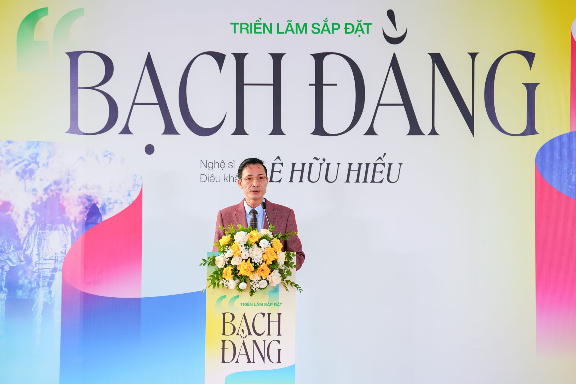 Đại diện UBND phường Bãi Cháy phát biểu tại triển lãm.