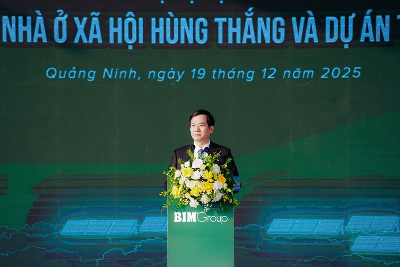 Ông Vũ Quyết Tiến - Phó Bí thư Tỉnh uỷ, Chủ tịch Uỷ ban Mặt trận Tổ Quốc Việt Nam tỉnh Quảng Ninh phát biểu tại buổi lễ.