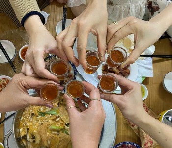 Bộ Y tế chỉ đạo khẩn vụ nghi ngộ độc rượu tại Hải Phòng khiến 1 người tử vong