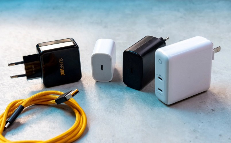 Sạc nhanh không còn là tính năng Pin smartphone ngày càng lớn: Bài toán chọn sạc chuẩn vẫn làm khó người dùng