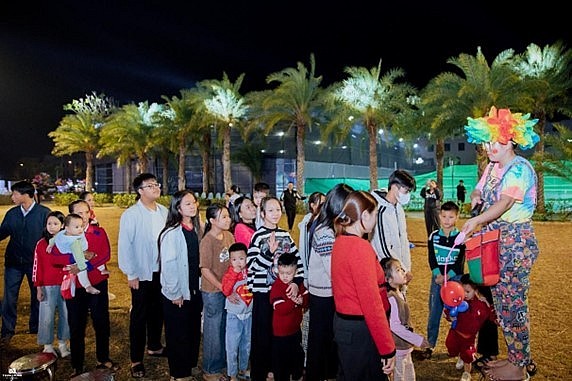 Âm nhạc kết nối cộng đồng trong đêm Giáng sinh ở ROX Living Aquamarine Diễn Châu