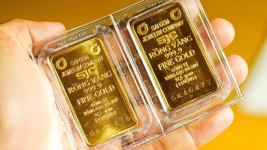 Giá vàng hôm nay 24/12: Thế giới vượt 4.500 USD, SJC sát 160 triệu