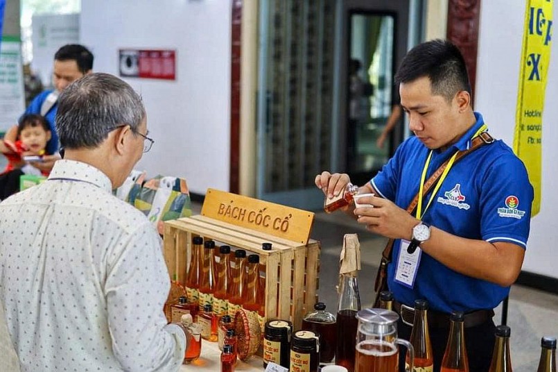 Chàng kỹ sư bỏ phố về quê, xây dựng thương hiệu giấm mơ trà xanh Bách Cốc