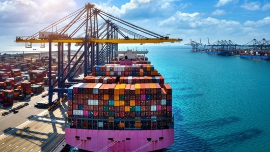 Xuất nhập khẩu Việt Nam lần đầu tiên cán mốc 900 tỉ USD, gia nhập Top 25 thế giới