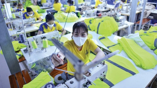 Từ lụa thủ công đến chuỗi cung ứng xanh: Dệt may Việt nâng chuẩn để đi xa