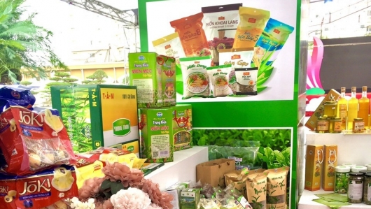 Hàng trăm gian hàng tham gia Hội chợ giống vật tư thiết bị nông nghiệp, nông sản an toàn