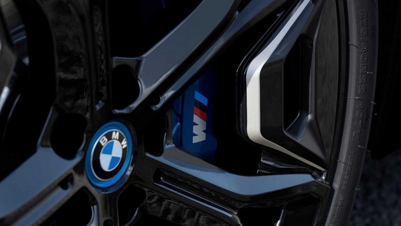 BMW iX M60 2023 chạy điện vừa ra mắt, 610 mã lực giá chỉ từ 105.100 USD