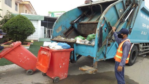 Hà Nội: Thực hiện rà soát việc đấu thầu dịch vụ thu gom rác thải sinh hoạt