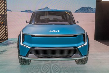 KIA EV9 Concept mẫu SUV chạy điện vừa được “trình làng”