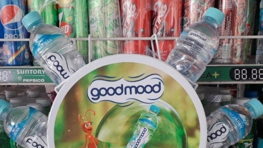 Nghệ An: 9 học sinh đi cấp cứu sau khi dùng nước uống Good Mood