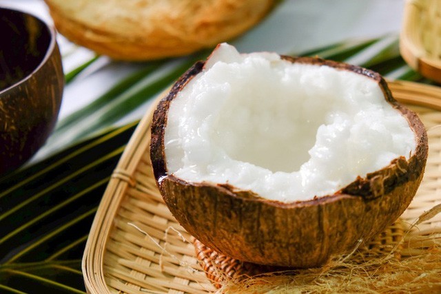Lần đầu tiên 2.000 quả dừa sáp tươi Trà Vinh được xuất khẩu sang Úc