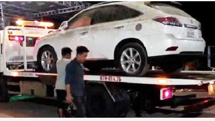 An Giang: Tạm giữ 01 xe ô tô nghi vấn hàng hóa nhập lậu