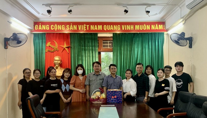 Tạp chí Thương hiệu & Sản phẩm gặp mặt sinh viên Học viện Phụ nữ Việt Nam đến thực tập