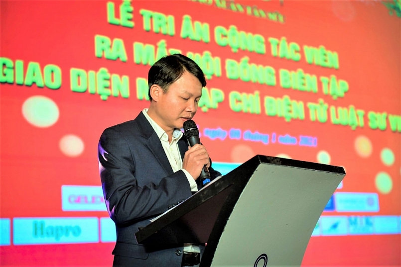 Phó Tổng Biên tập Tạp chí Luật sư Việt Nam Trần Mạnh Quyết công bố Quyết định thành lập Hội đồng Biên tập Tạp chí Luật sư Việt Nam.
