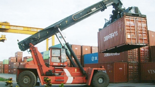 Phó Thủ tướng yêu cầu xử lý nghiêm hành vi tăng giá thuê tàu và container