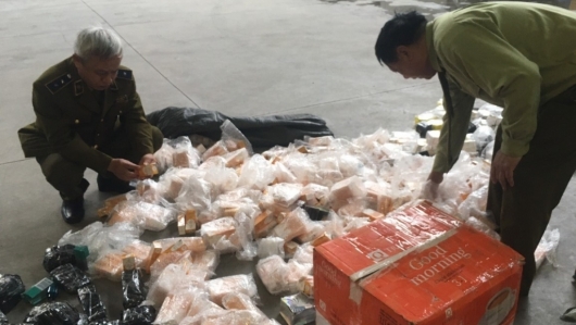 Bắc Ninh: Thu giữ trên 3.500 hộp mỹ phẩm vô chủ