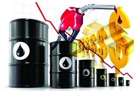 Giá xăng dầu hôm nay 24/1: Giảm mạnh do áp lực nguồn cung tăng
