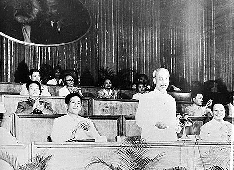 Đoàn Chủ tịch Đại hội đại biểu toàn quốc lần thứ III Đảng Lao động Việt Nam, ngày 5/9/1960. (Ảnh: baotanglichsu.vn)