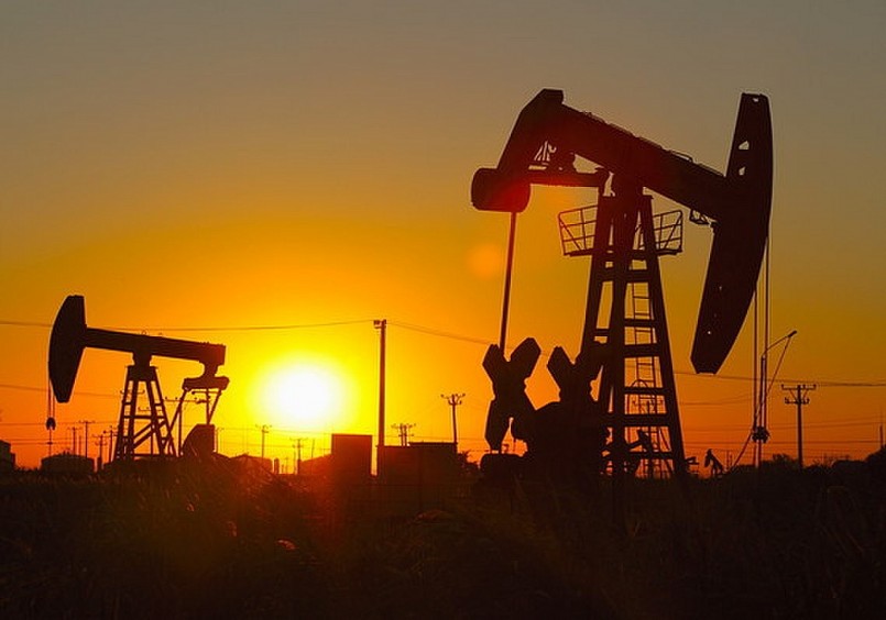 Cập nhật giá xăng dầu hôm nay 09/01/2022: Giá dầu tăng hơn 3 USD/thùng