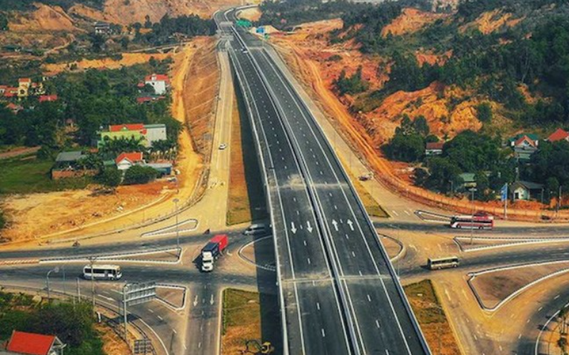 Quốc hội thông qua chủ trương đầu tư Dự án xây dựng công trình đường bộ cao tốc Bắc-Nam phía Đông