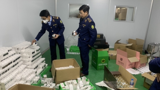 Kiểm tra cơ sở “khủng” sản xuất mỹ phẩm, thực phẩm chức năng tại Thái Nguyên