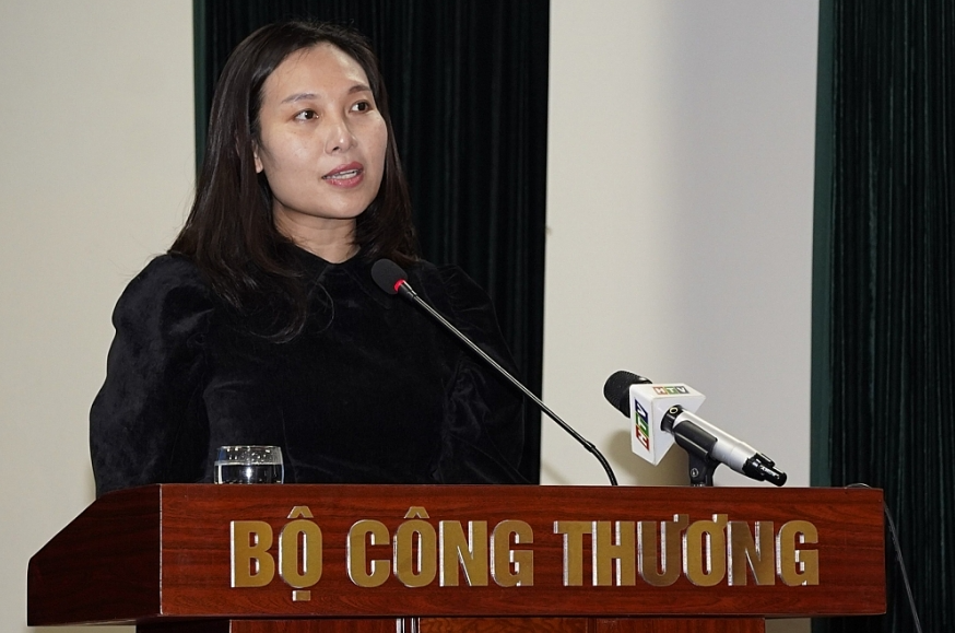 Phó Cục trưởng Cục Xuất nhập khẩu Nguyễn Cẩm Trang cho biết, đến nay tình hình ùn ứ đã có những tiến triển tích cực. Nhiều cửa khẩu đã thông quan trở lại như Quảng Tây, Đông Hưng
