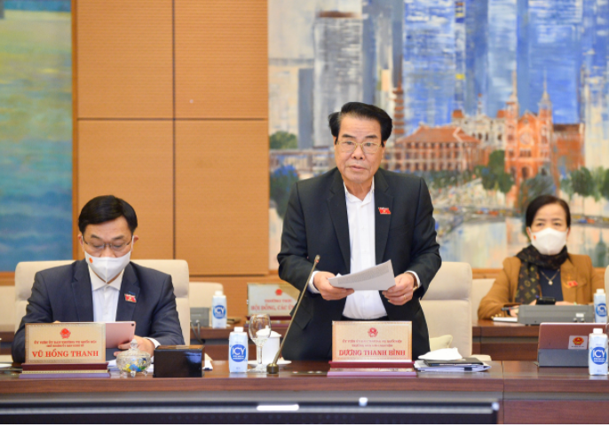 Trưởng Ban Dân nguyện thuộc Ủy ban Thường vụ Quốc hội Dương Thanh Bình trình bày Báo cáo tóm tắt Công tác dân nguyện tháng 12/2021 của Quốc hội