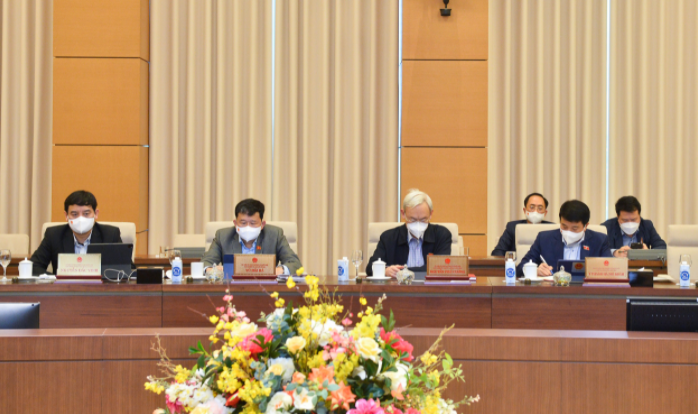 Các Ủy viên Ủy ban Thường vụ Quốc hội tham dự Phiên họp thứ 7