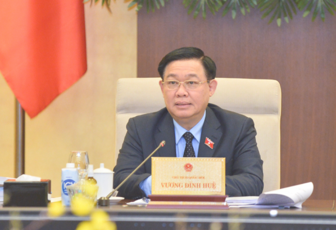 Chủ tịch Quốc hội Vương Đình Huệ cho ý kiến tại phiên họp