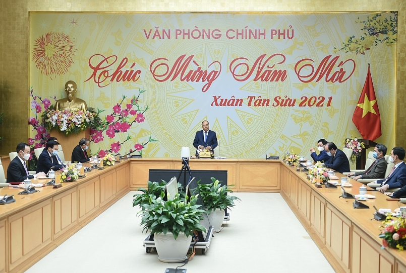 Thủ tướng Nguyễn Xuân Phúc đánh giá cao cố gắng, phục vụ chu đáo của VPCP đối với sự điều hành của Chính phủ trong suốt năm 2020, đặc biệt là thời gian trước, trong và sau Tết. Ảnh: VGP/Quang Hiếu